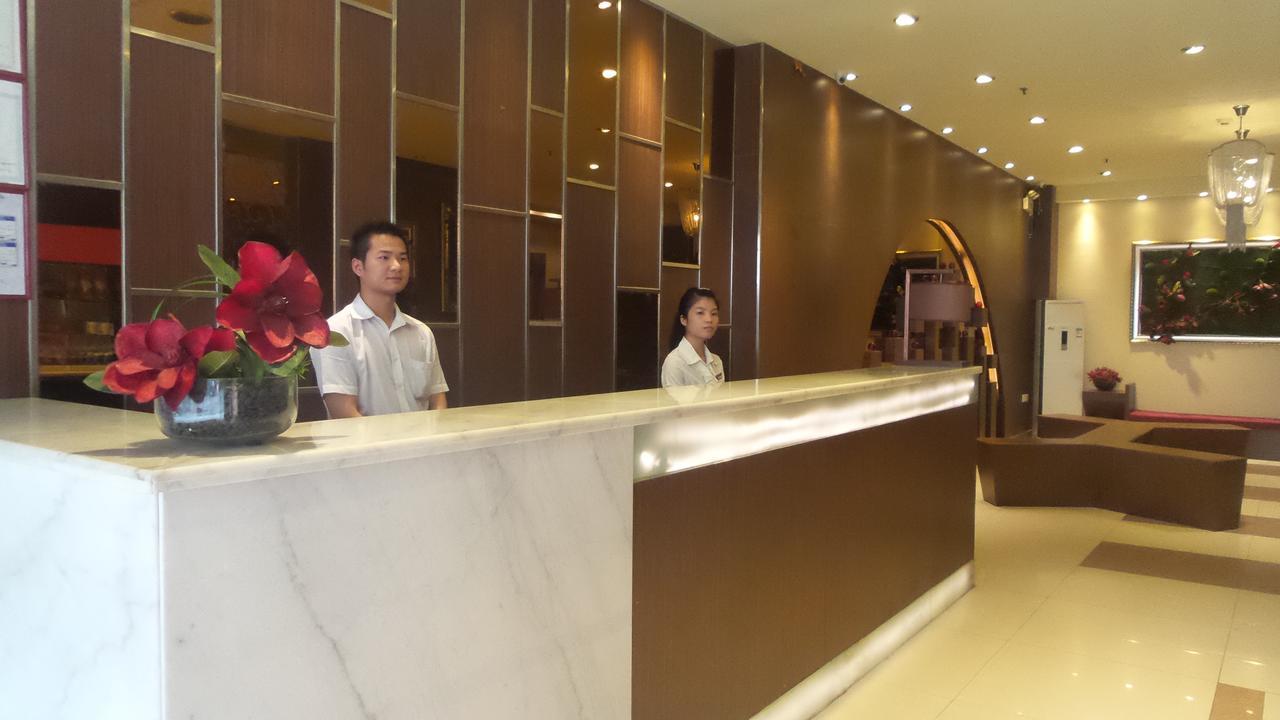 V8 Hotel Xilang Subway Branch Гуанчжоу Экстерьер фото