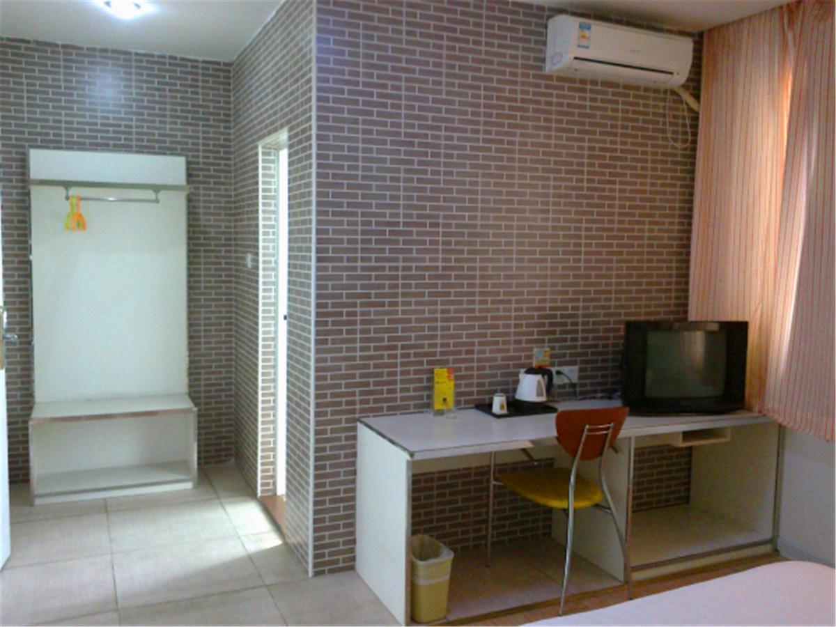V8 Hotel Xilang Subway Branch Гуанчжоу Экстерьер фото