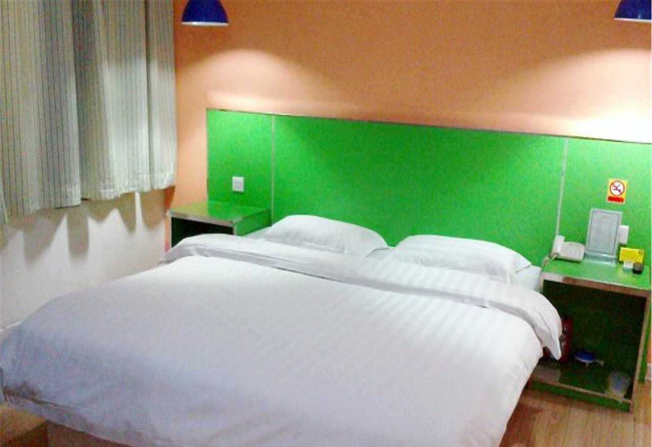 V8 Hotel Xilang Subway Branch Гуанчжоу Экстерьер фото