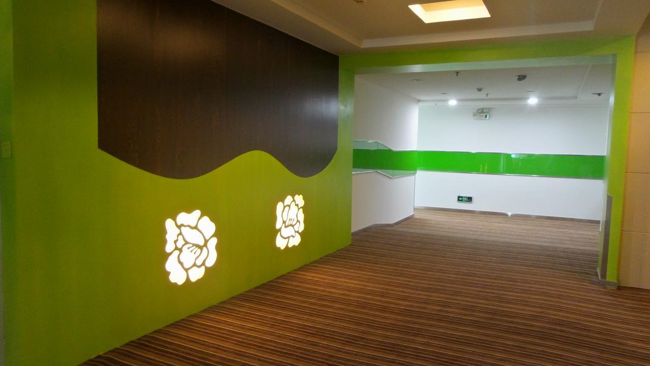 V8 Hotel Xilang Subway Branch Гуанчжоу Экстерьер фото