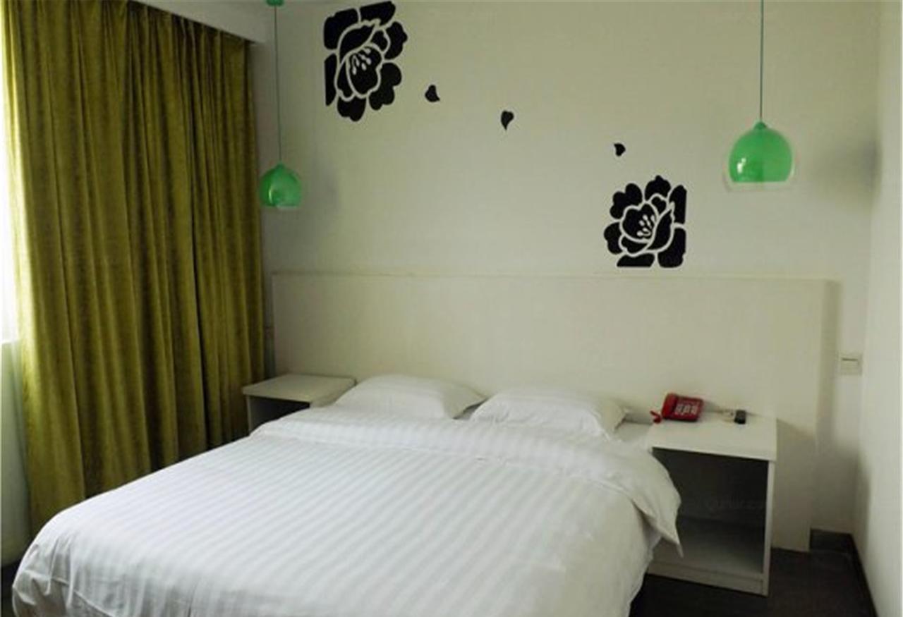 V8 Hotel Xilang Subway Branch Гуанчжоу Экстерьер фото