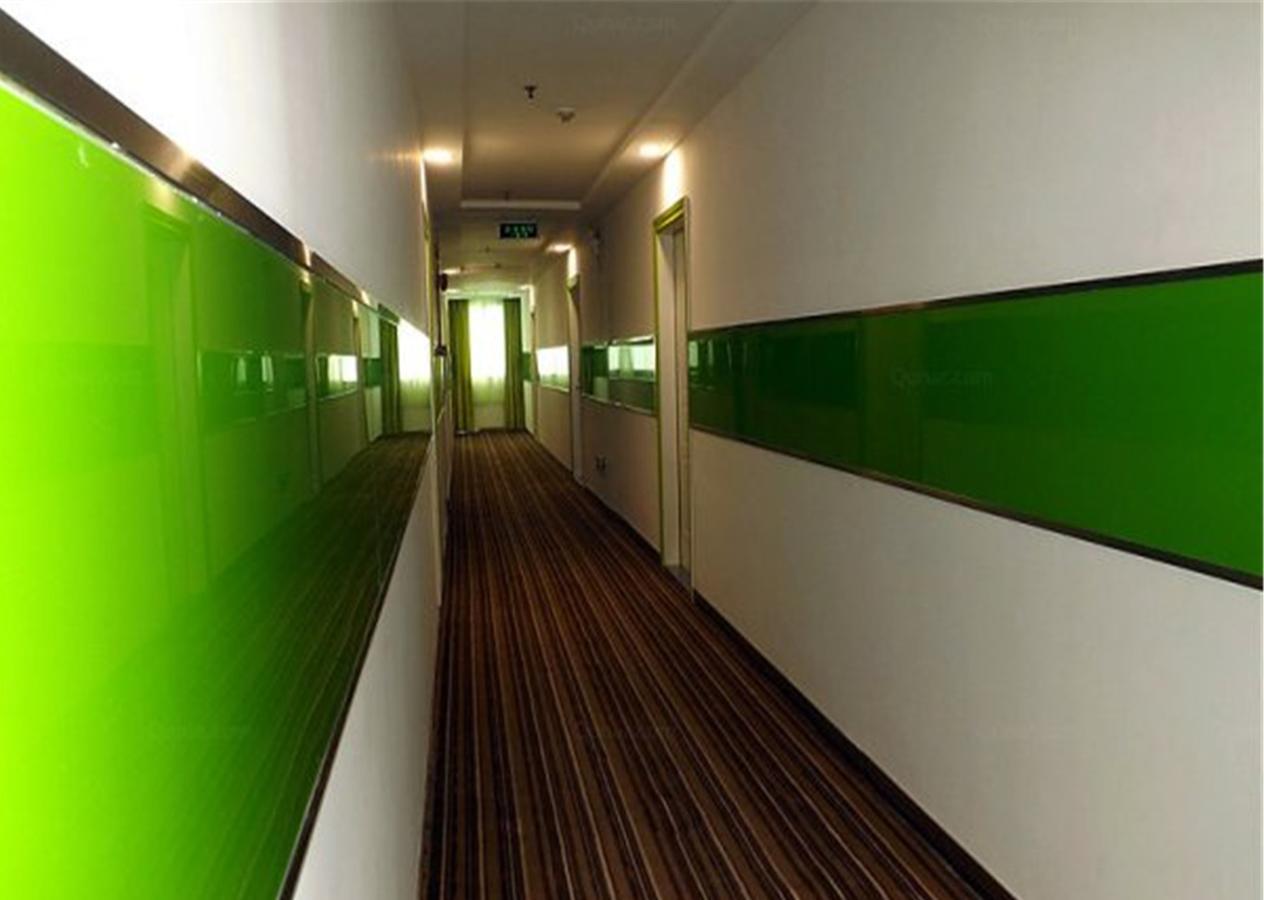 V8 Hotel Xilang Subway Branch Гуанчжоу Экстерьер фото