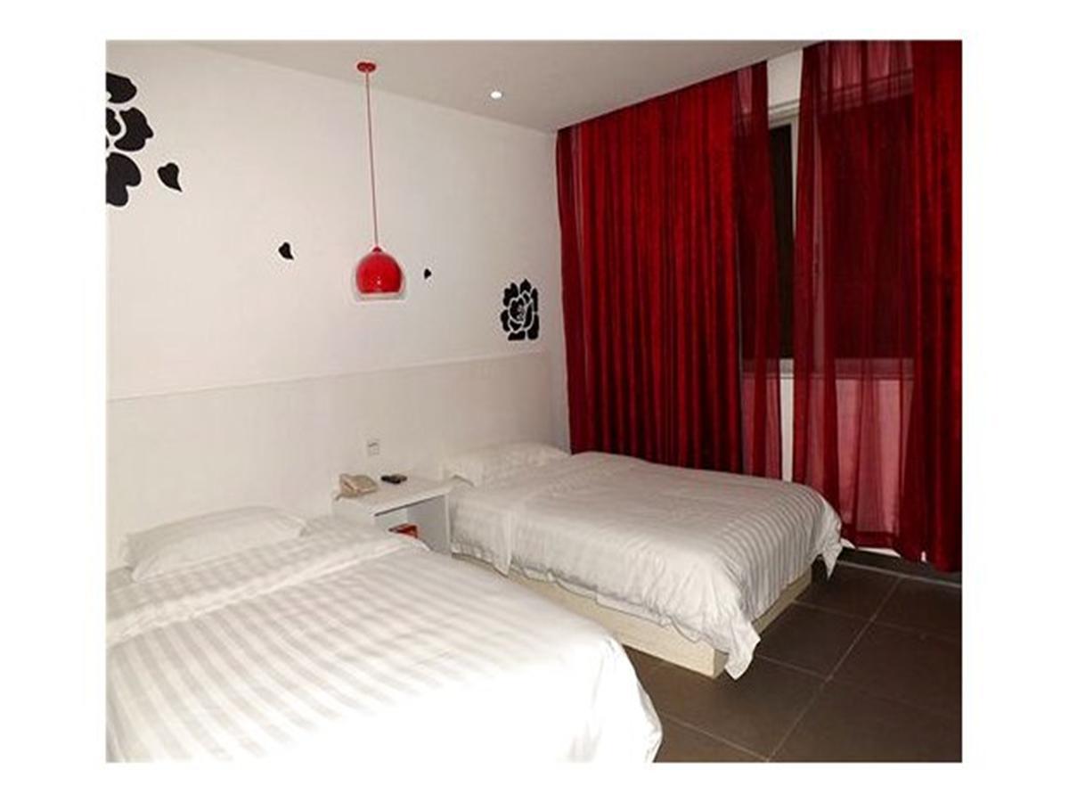 V8 Hotel Xilang Subway Branch Гуанчжоу Экстерьер фото