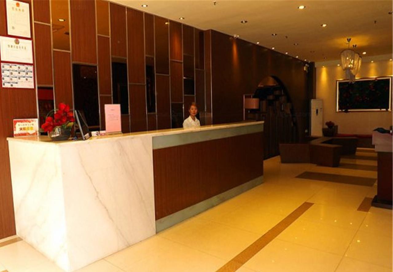 V8 Hotel Xilang Subway Branch Гуанчжоу Экстерьер фото